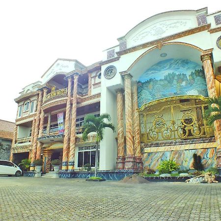 Delaga Biru Convention Hotel-Cottage&Restaurant Bogor Exteriör bild