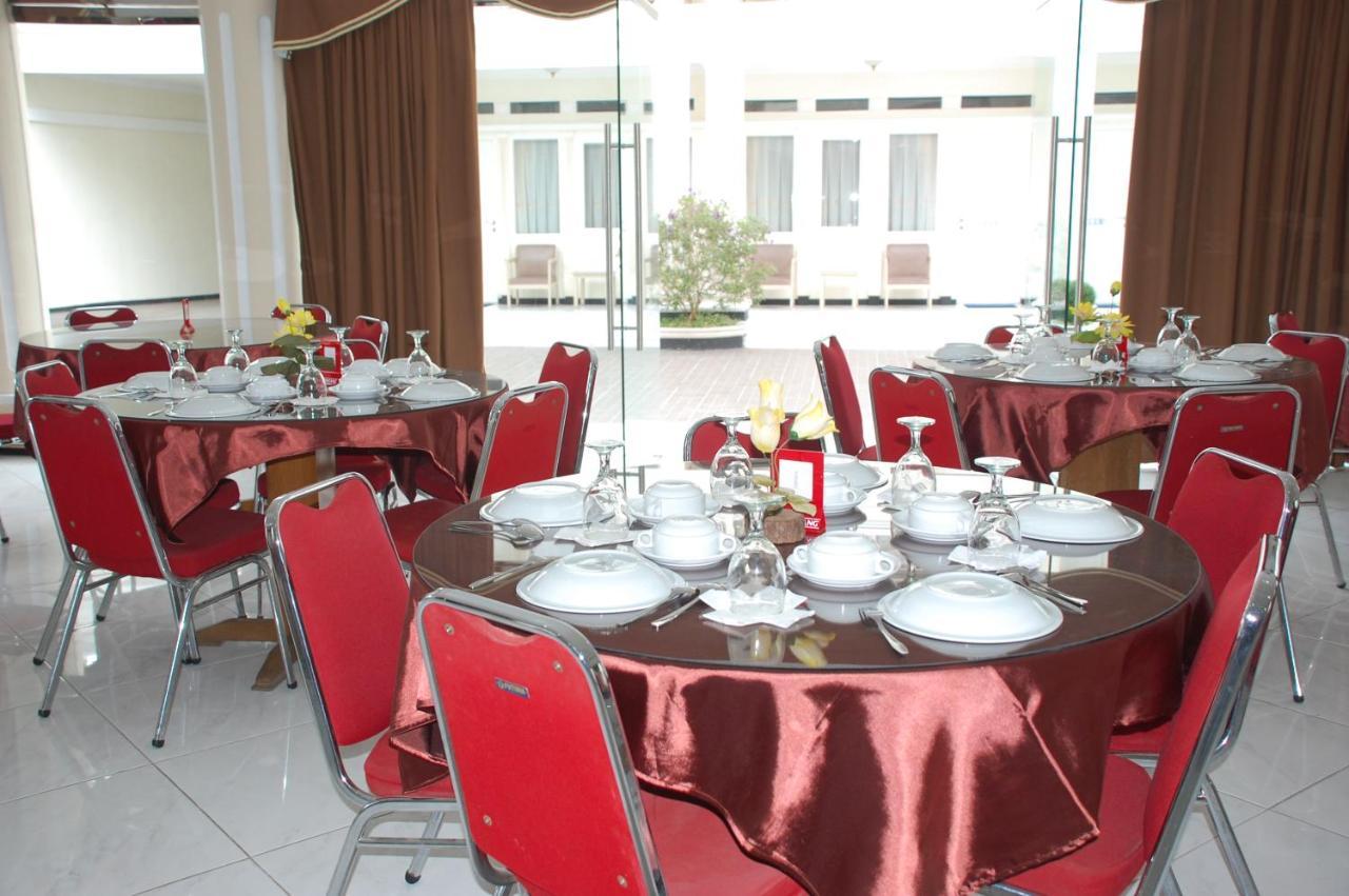 Delaga Biru Convention Hotel-Cottage&Restaurant Bogor Exteriör bild